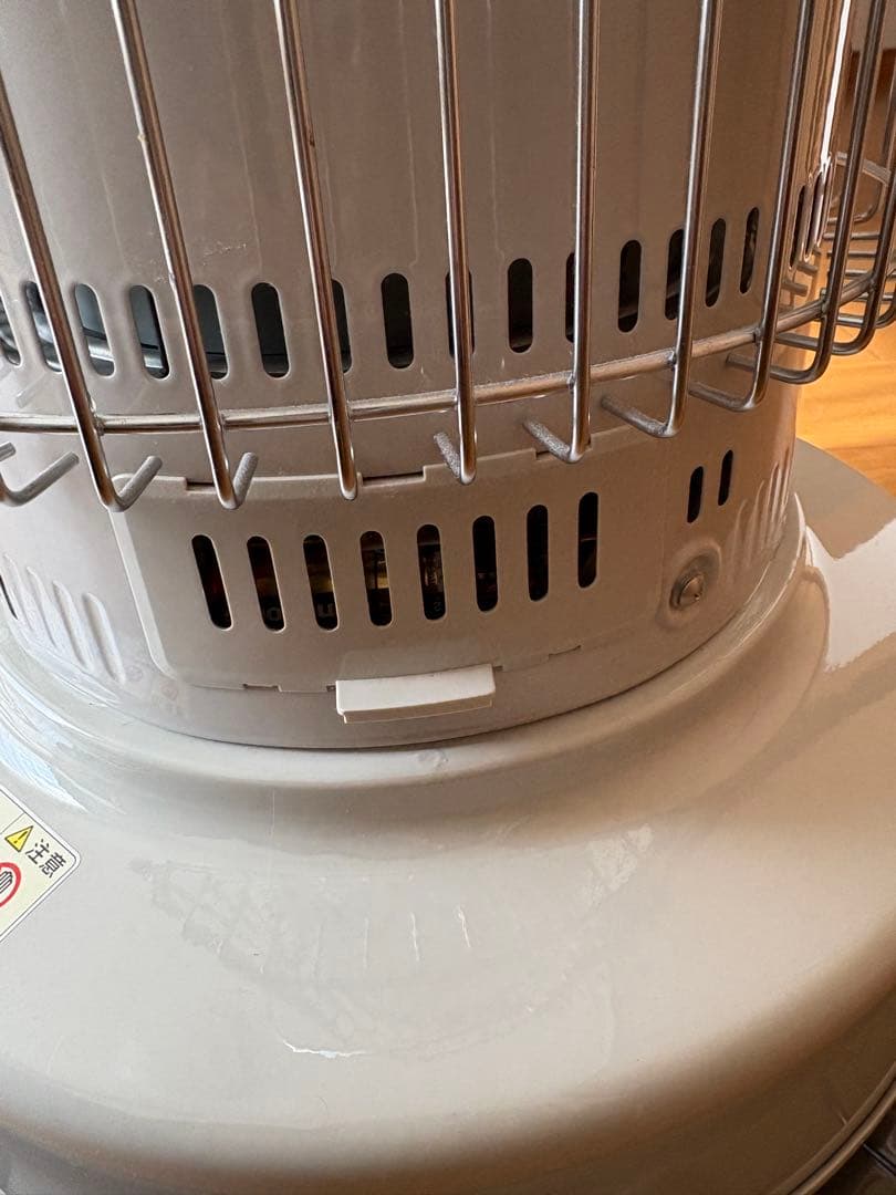 【手渡し限定】トヨトミ 対流型石油ストーブ KS-67H ホワイト 17〜24畳