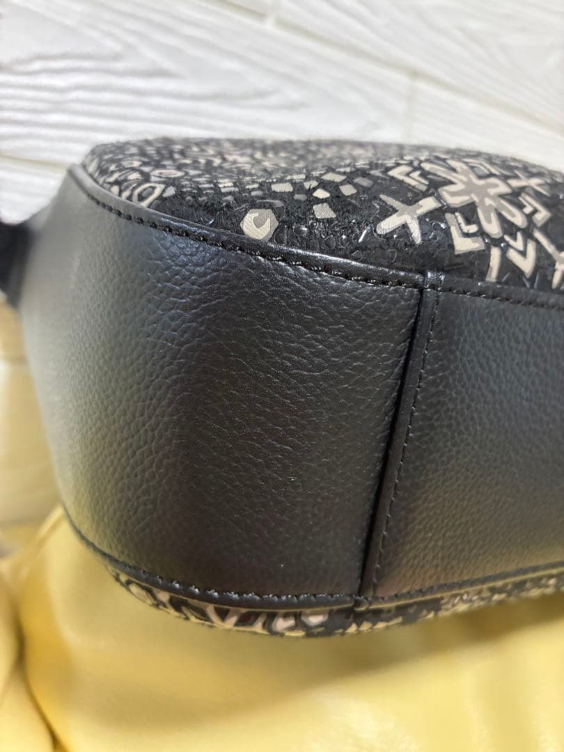 極美品　印傳屋 リカレア 雪の結晶　ショルダーバッグ