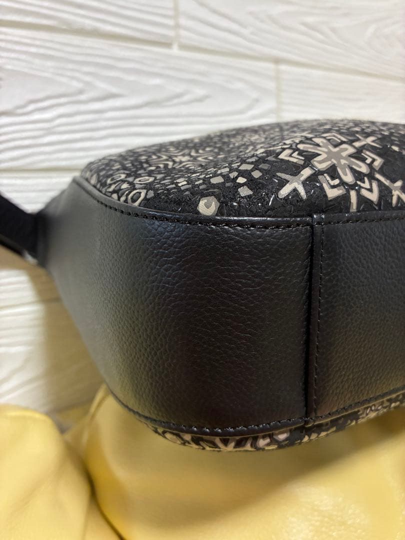 極美品　印傳屋 リカレア 雪の結晶　ショルダーバッグ