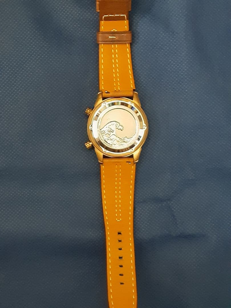 ブロンズ製ダイバー腕時計神奈川県沖ビッグウエーブ蓄光デザイン