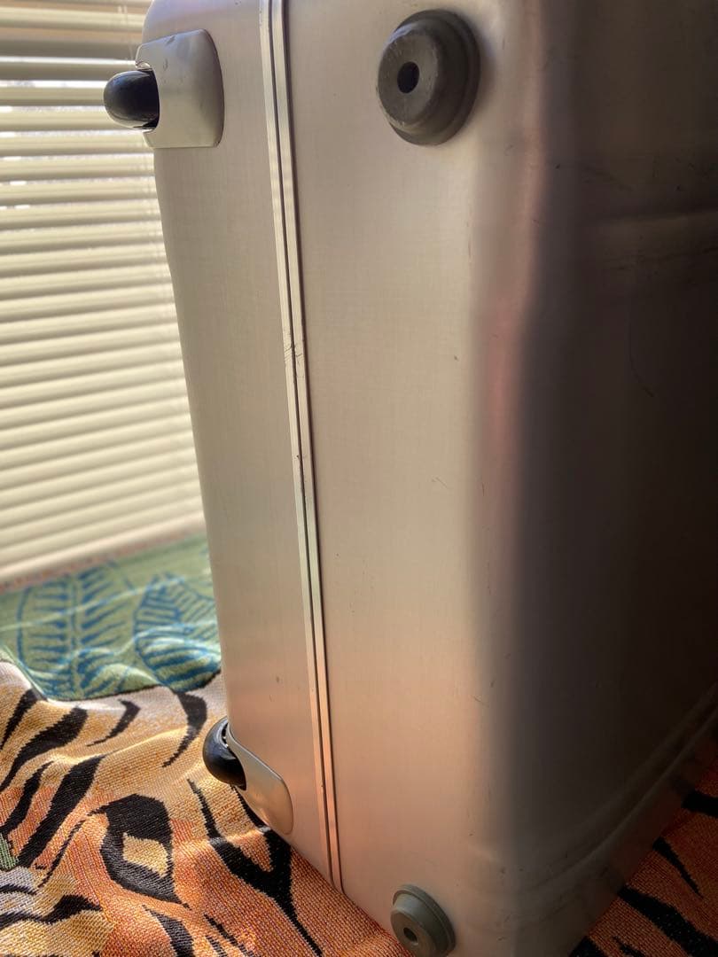 ゼロハリバートンスーツケース2輪