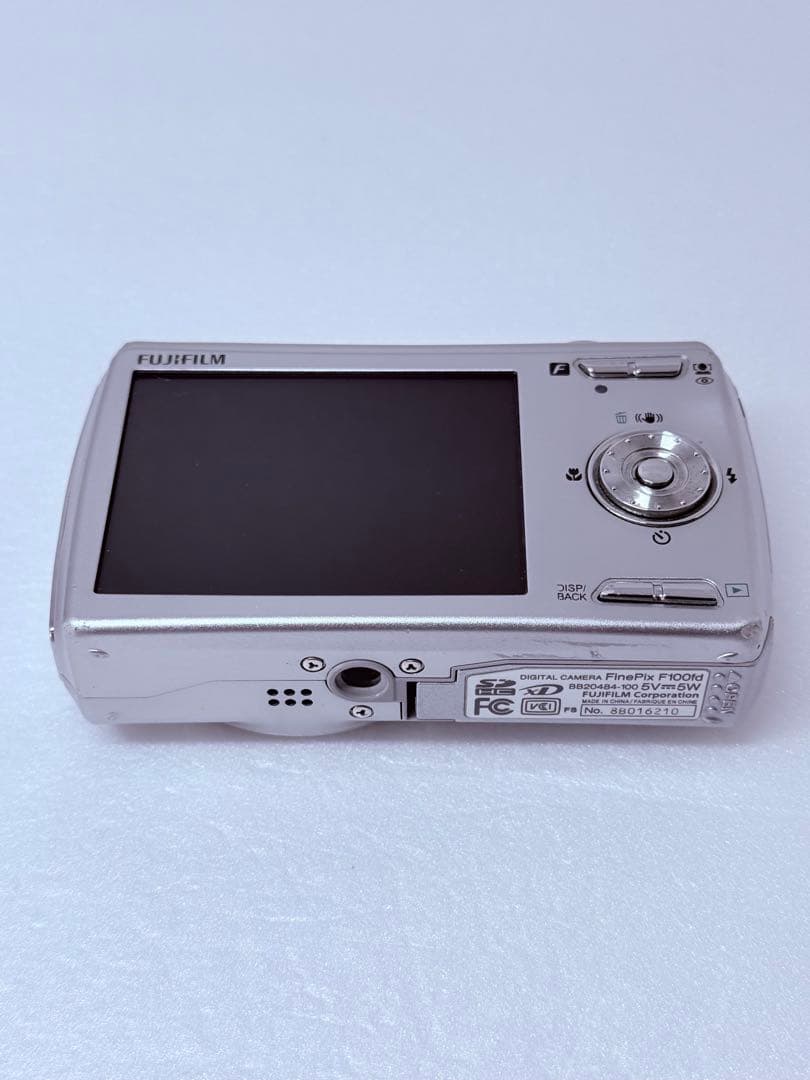 FUJIFILM FINEPIX F100fd 動作確認済 シルバー 5倍ズーム