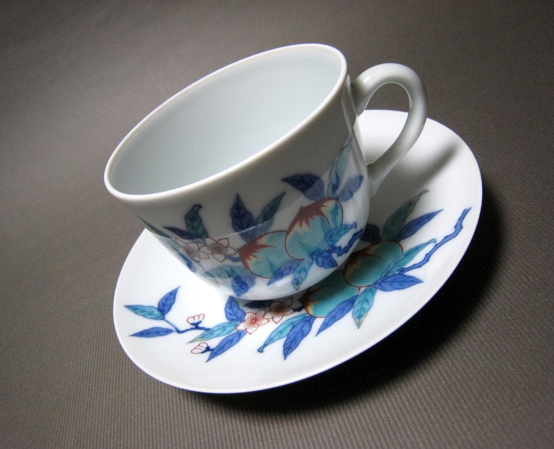 今泉今右衛門　１４代　錦桃絵碗　カップ＆ソーサー　共箱　未使用　今右衛門