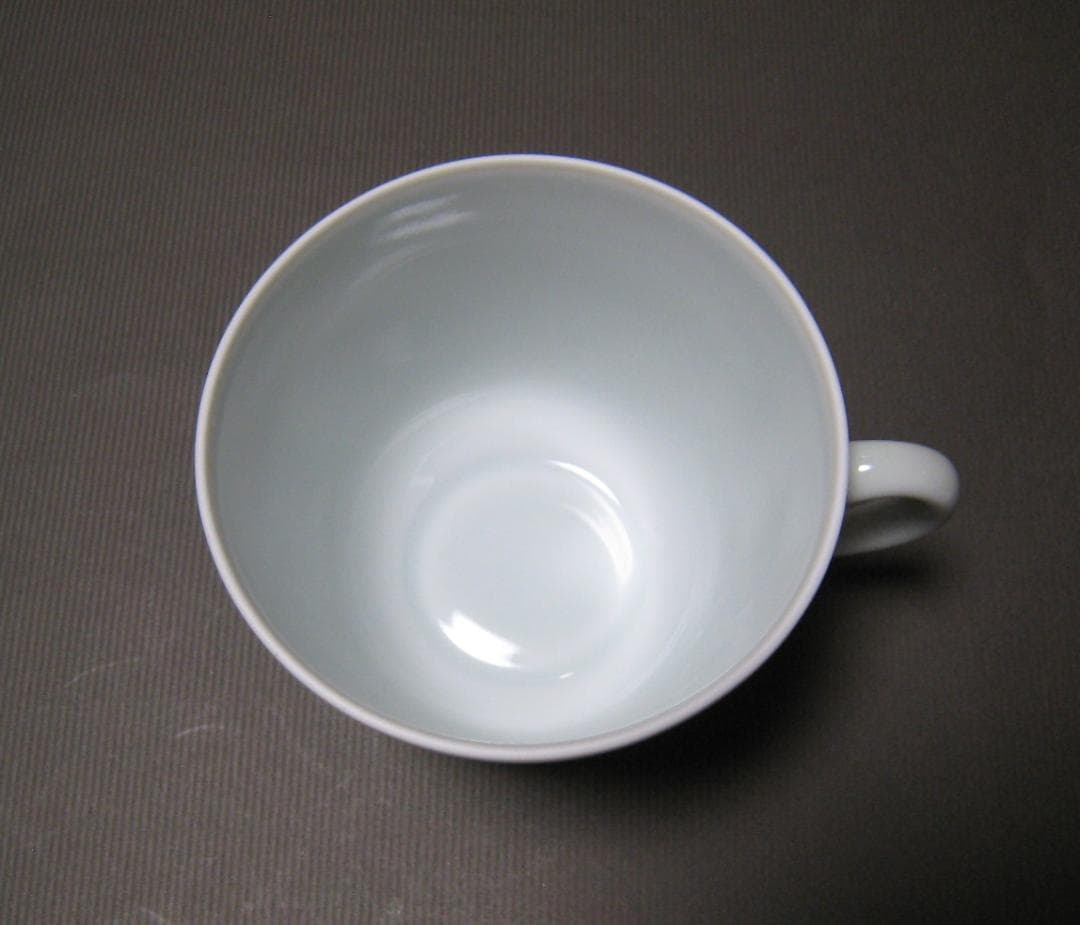 今泉今右衛門　１４代　錦桃絵碗　カップ＆ソーサー　共箱　未使用　今右衛門