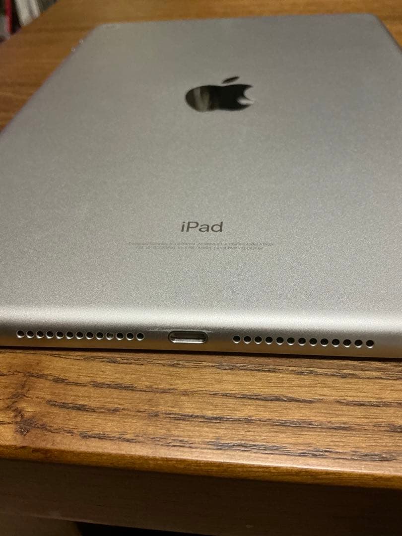 Apple iPad 第6世代 9.7インチ MR7G2J/A シルバー