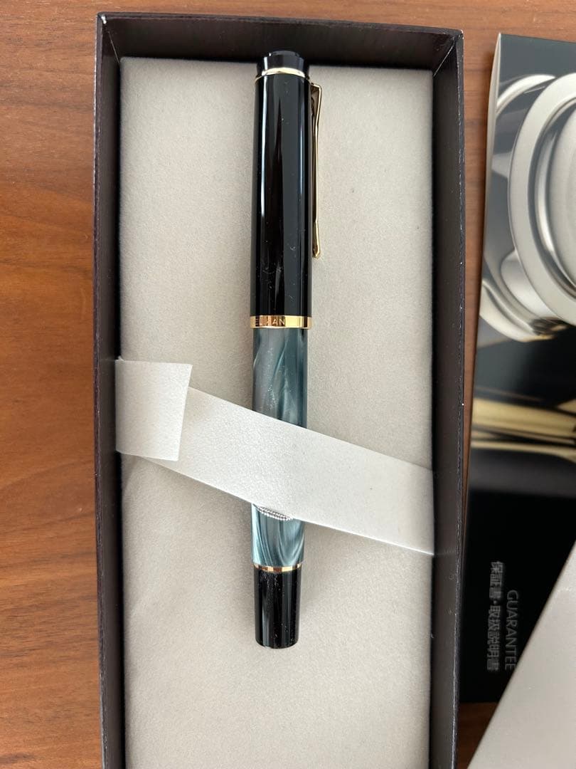 【みやさと様】Pelikan 万年筆 グリーンマーブル　インク付き