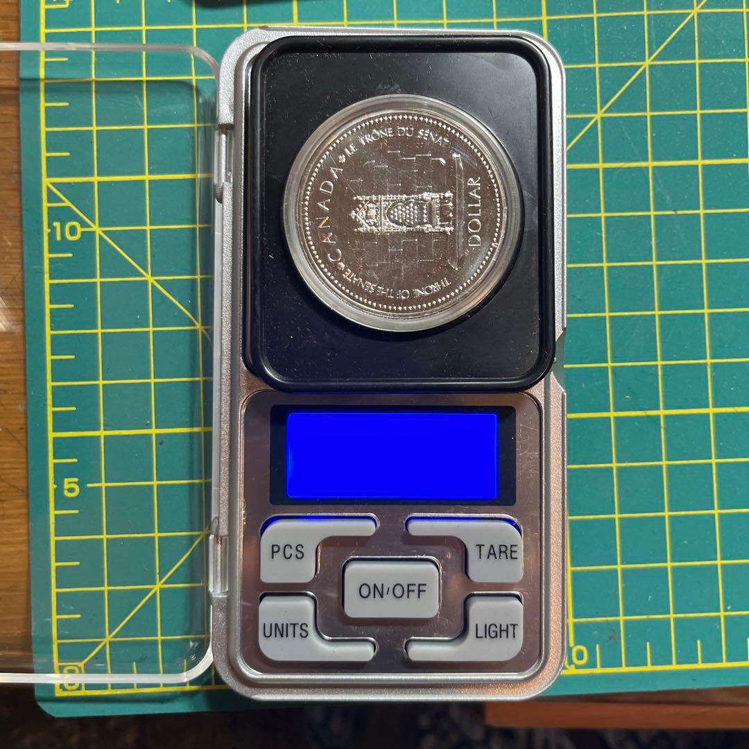 ケース入りの銀貨セット