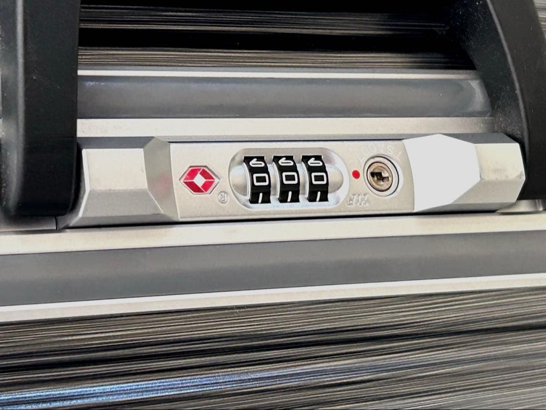 【美品】A.L.Iスーツケース 【TRIPLAYER】 56 L