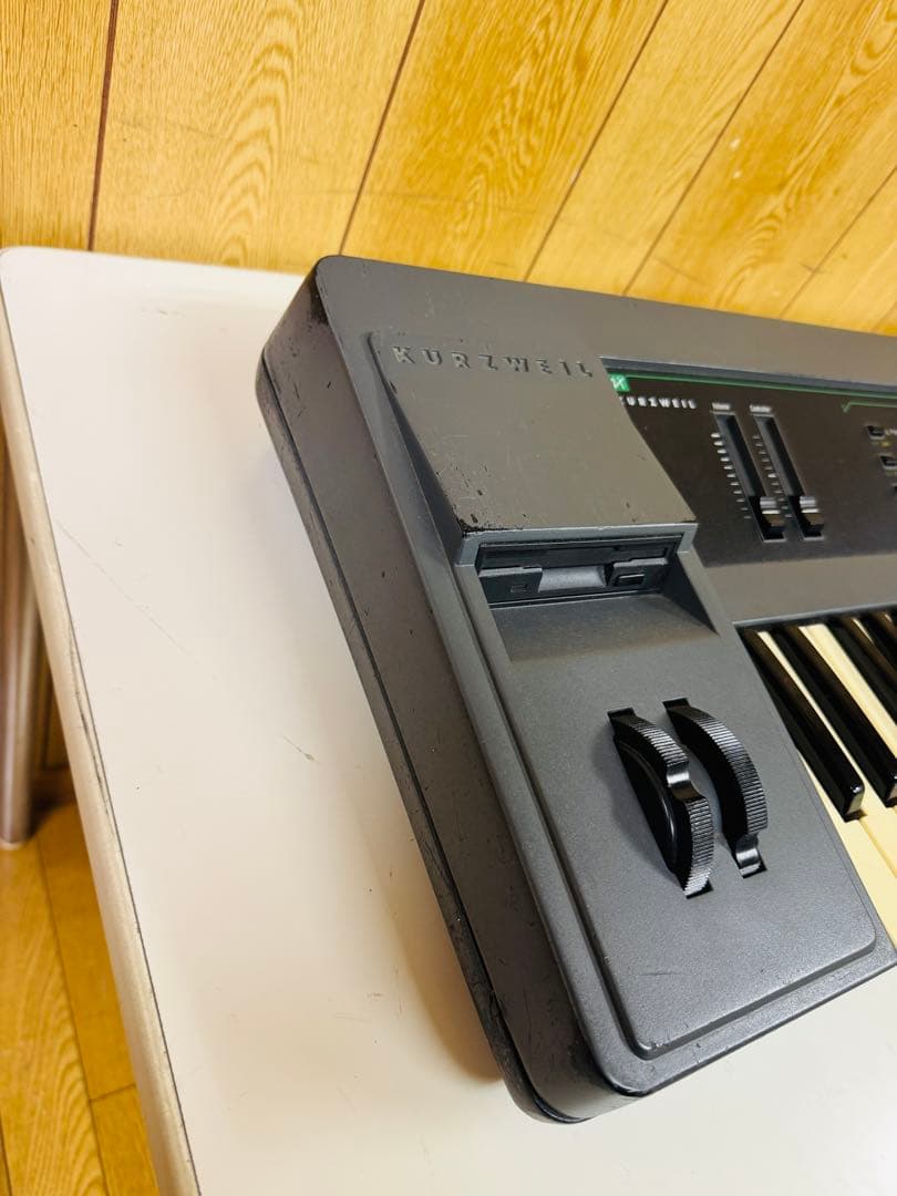 KURZWEIL K2VX シンセサイザー