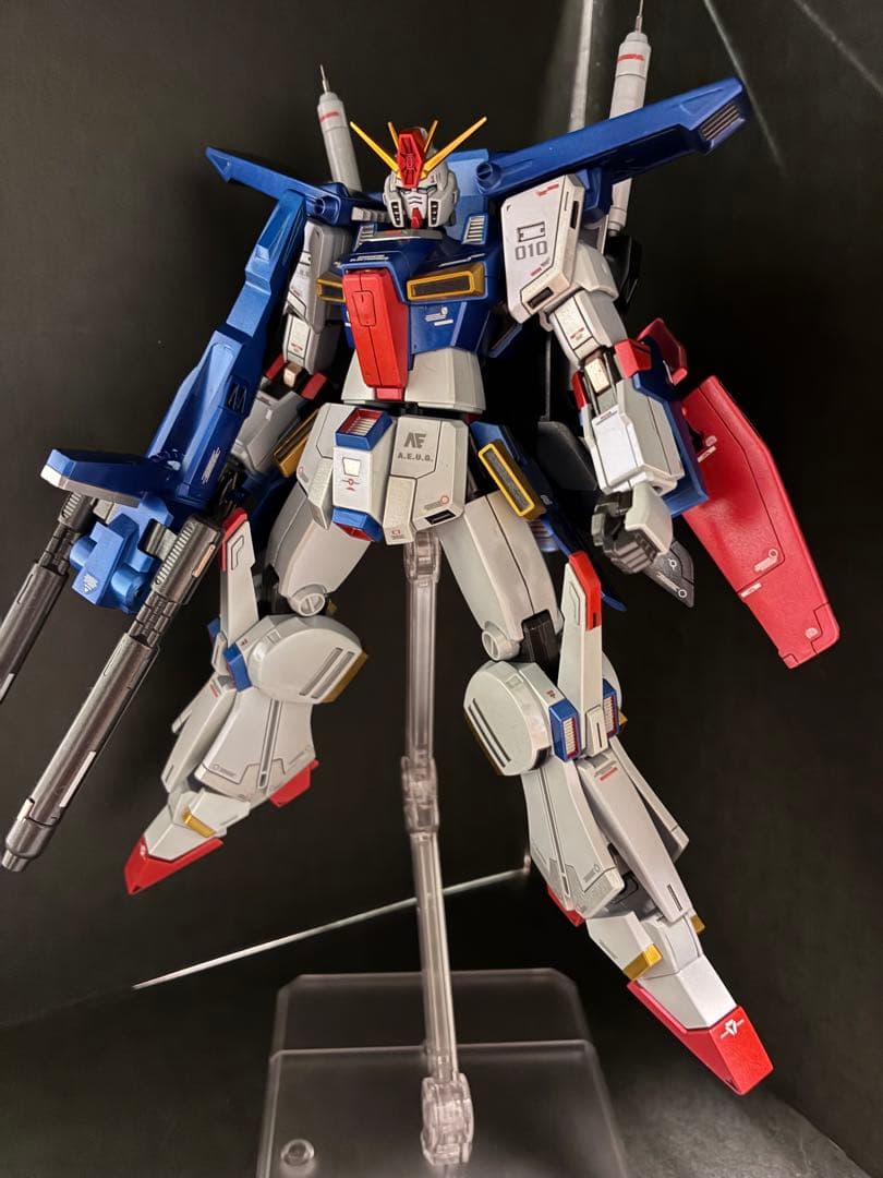 ガンプラ完成品　HG ZZガンダム全塗装スタイル改修　完成品　発光ギミック