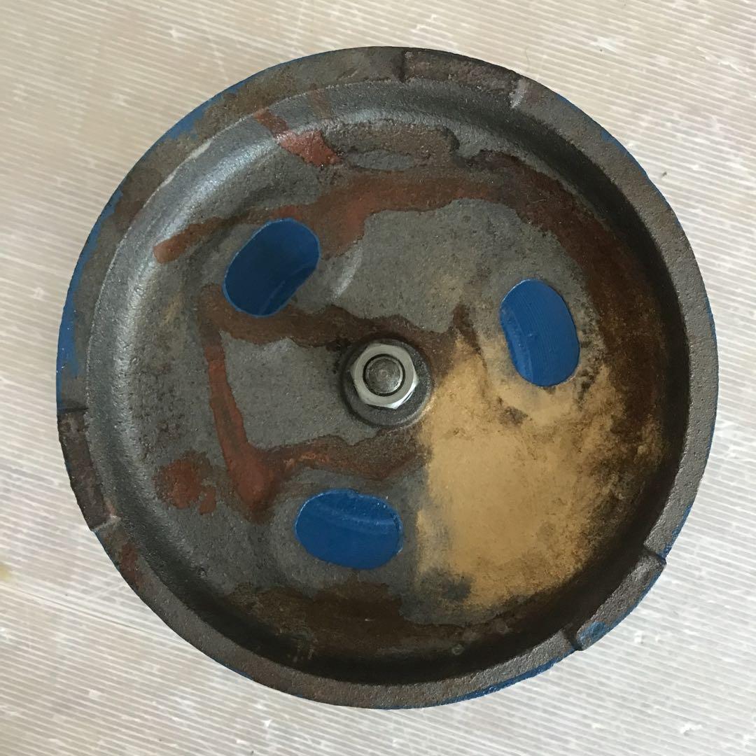 茶道具　鉄製　廻転台　炉の灰用摺鉢回転台　サビ有り　配送用箱　S1045KD