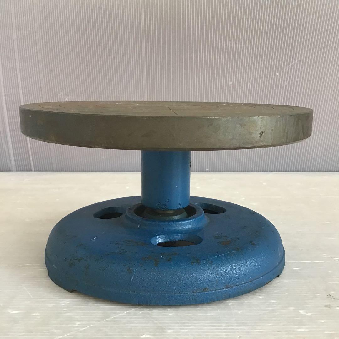 茶道具　鉄製　廻転台　炉の灰用摺鉢回転台　サビ有り　配送用箱　S1045KD