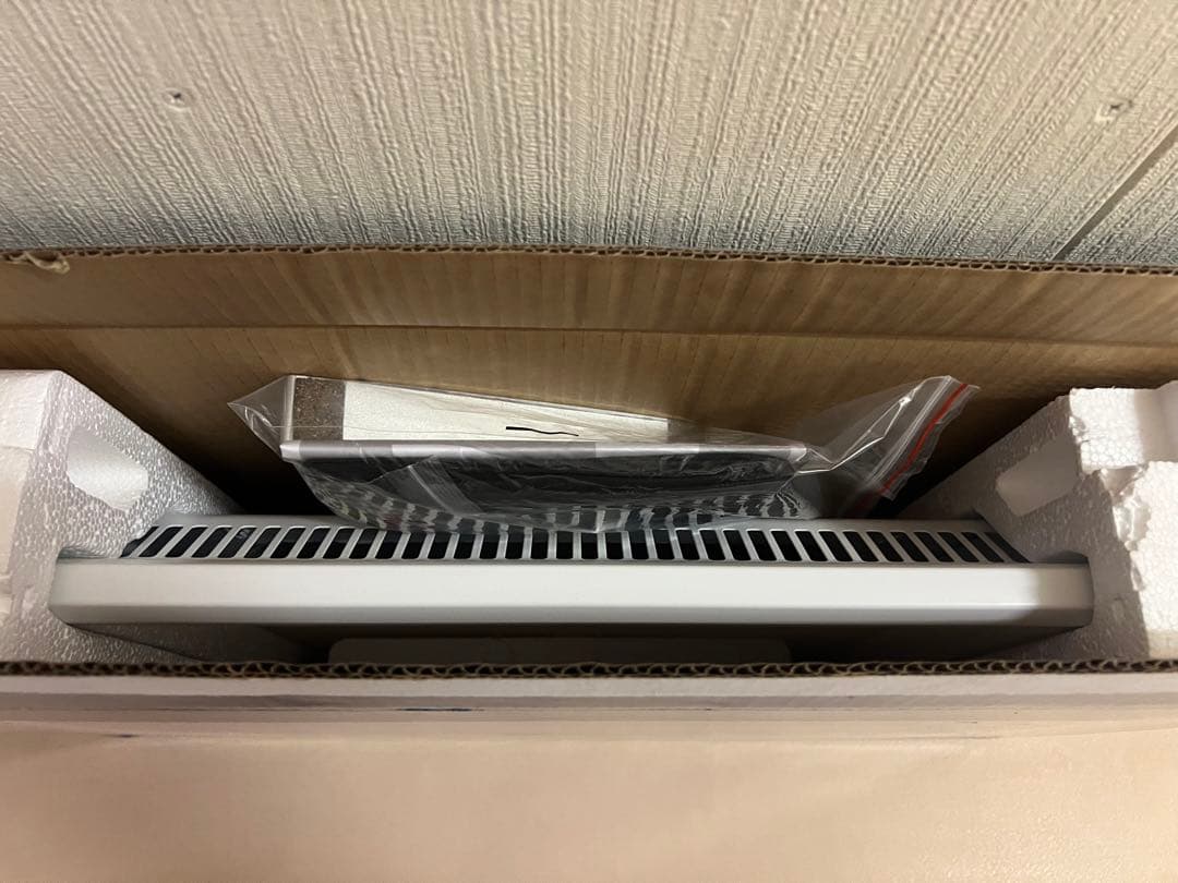 【極美品】Electrolux Quickheat 700 電気パネルヒーター