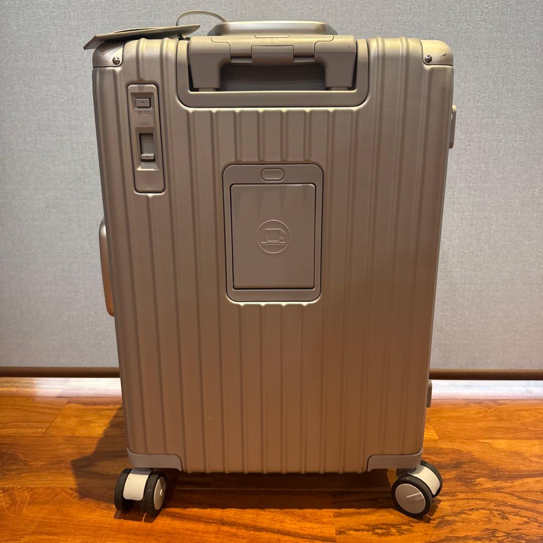 値下げしました　リベティ マットシルバーS 機内持ち込み可能 Libetee