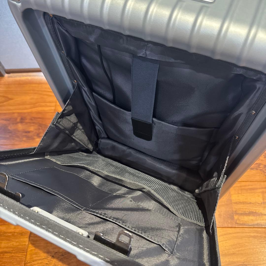 値下げしました　リベティ マットシルバーS 機内持ち込み可能 Libetee