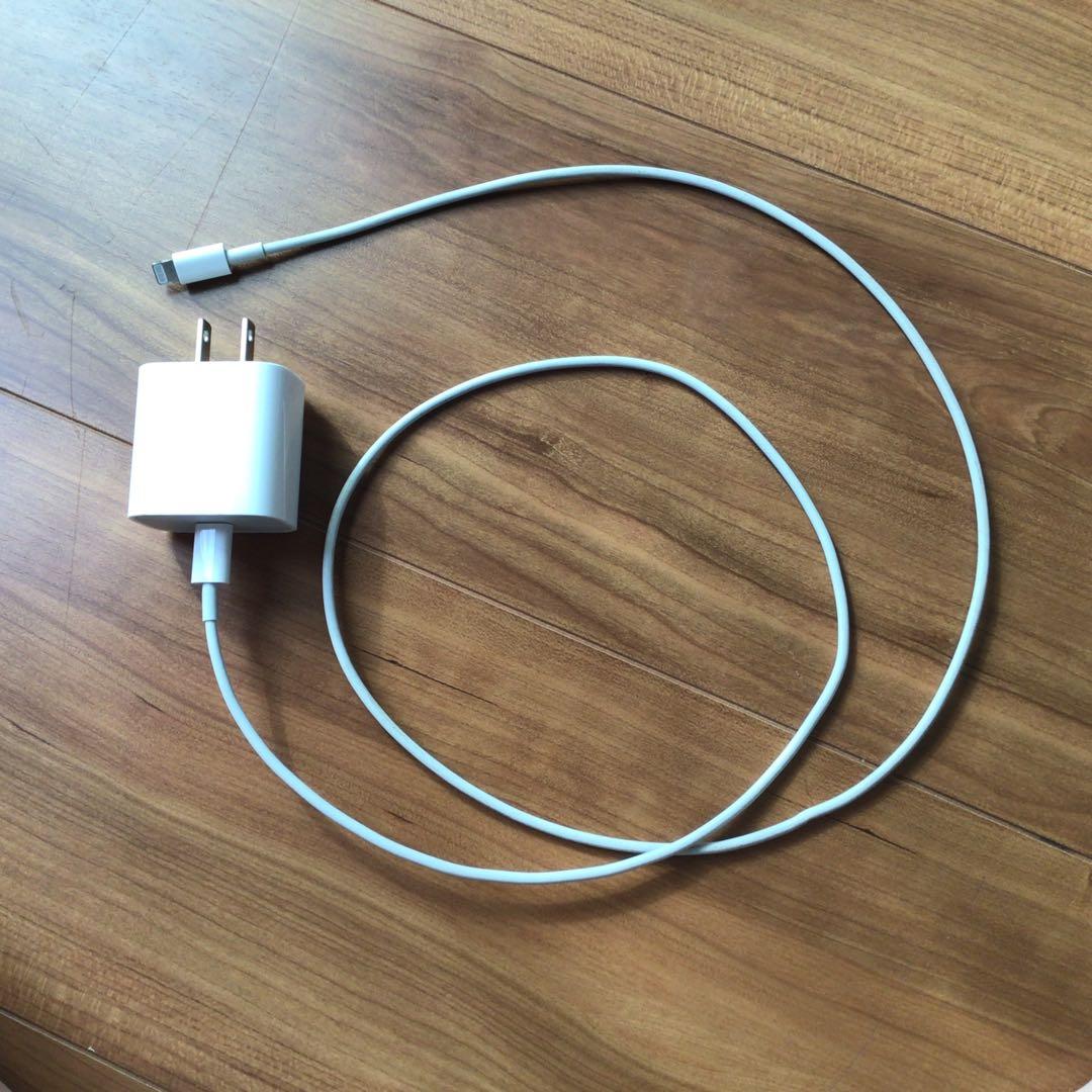 【作動確認済】iPad第7世代 本体&箱&説明書&充電付