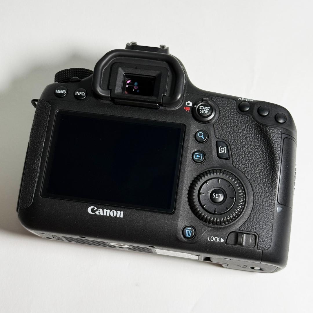 【カメラ】Canon デジタル一眼レフカメラ EOS 6D 【ボディ】