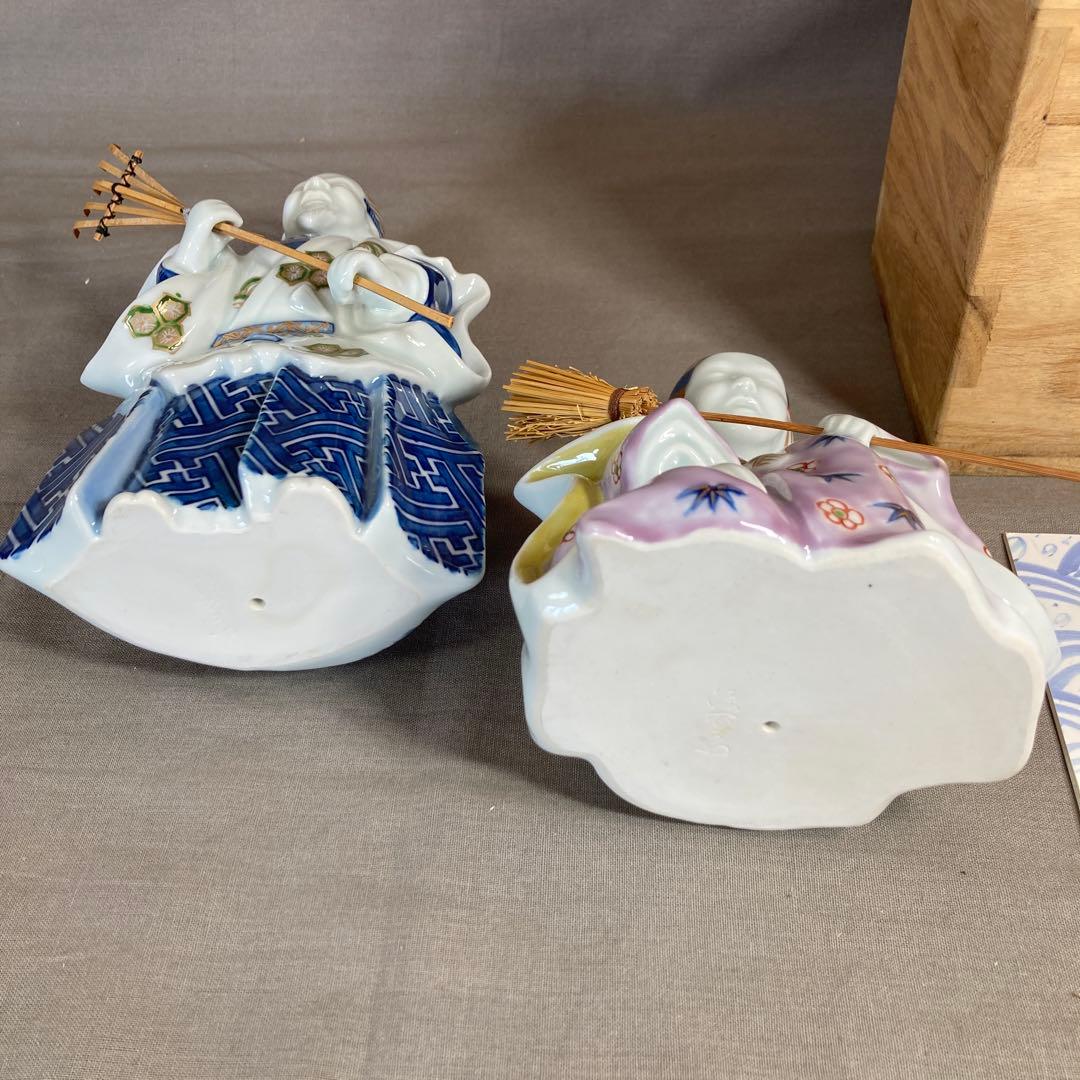 【源右衛門】古伊万里の伝統　日本の名窯　舘林源右衛門作　染錦高砂尉姥人　陶飾置物