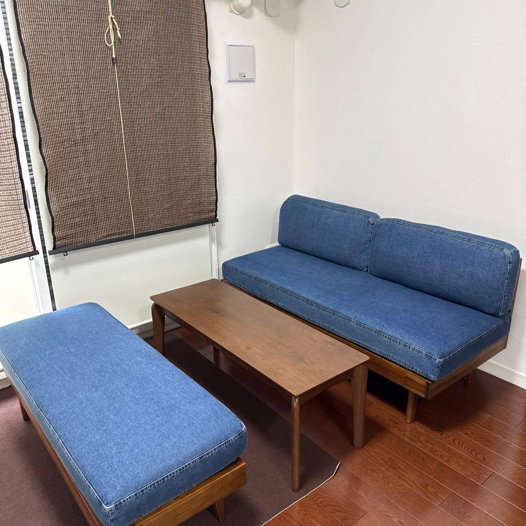 アカシア木材家具　２人掛けソファ（2点机入りません）デニム生地　直接受け渡し希望