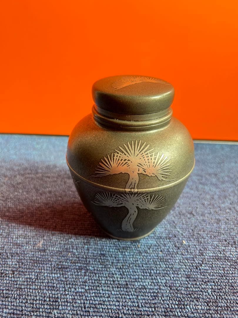 1092  1091  煎茶道具 薩摩錫器さつま岩切 登六作　梅松木文茶壷　茶入