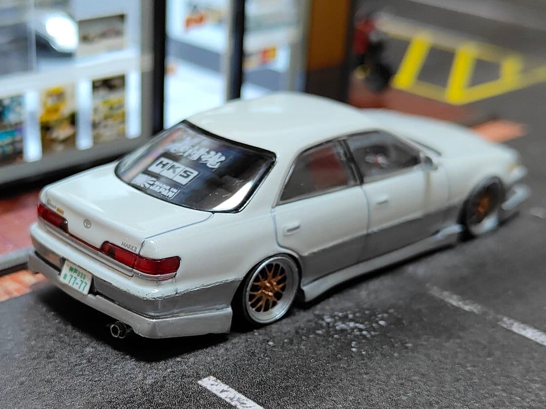 トミカ改造 トヨタ マークII 純正エアロ ツートン 白銀 深リムホットウィール
