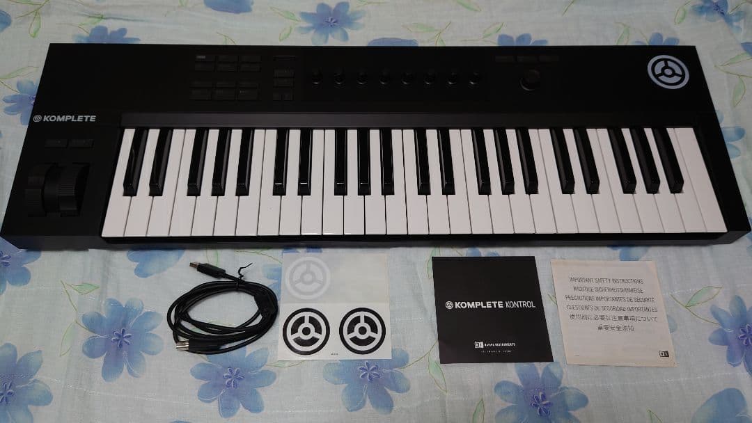 Komplete Kontrol A49 (MIDIキーボード) IDあり
