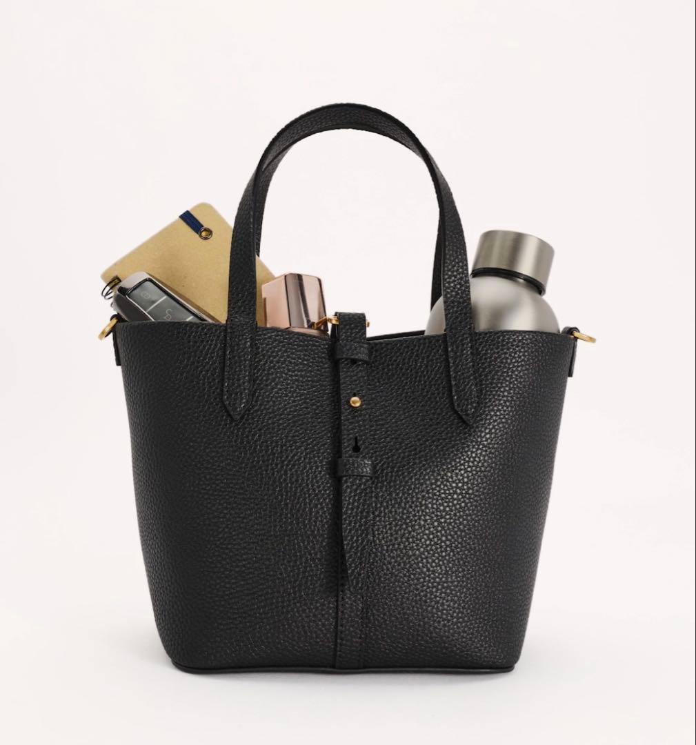 〈新品〉CHARLES & KEITH Beryl バスケットバッグ 黒