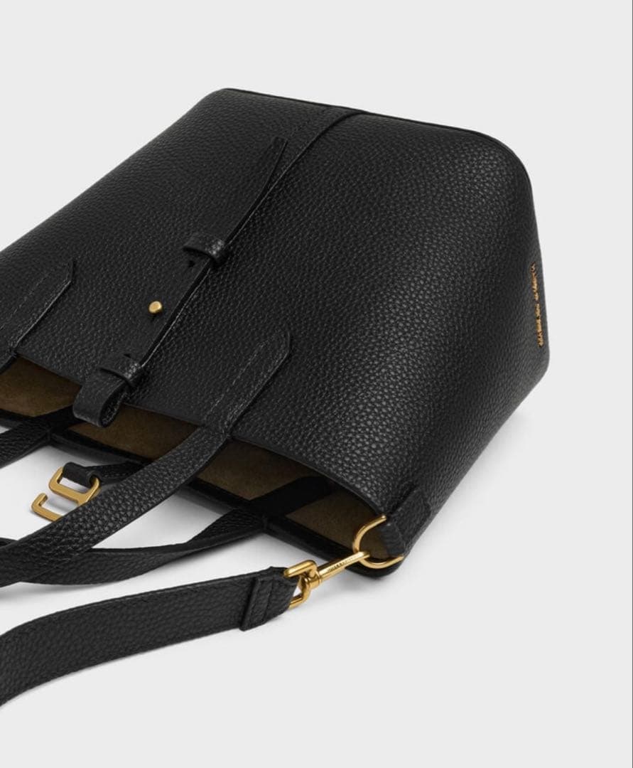 〈新品〉CHARLES & KEITH Beryl バスケットバッグ 黒