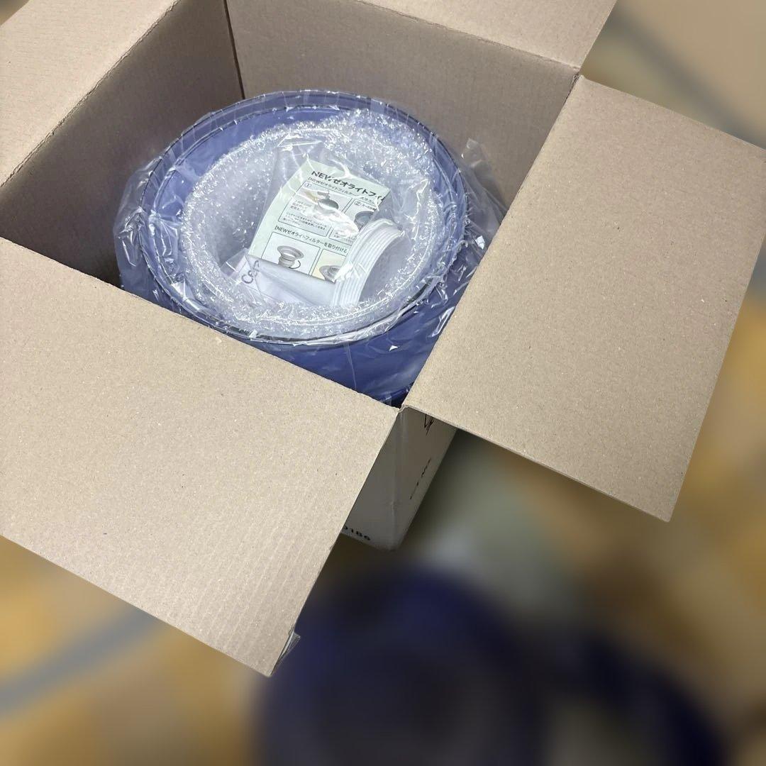 未使用品、ミネラルウォーター、サーバー容器 上下フィルター付き