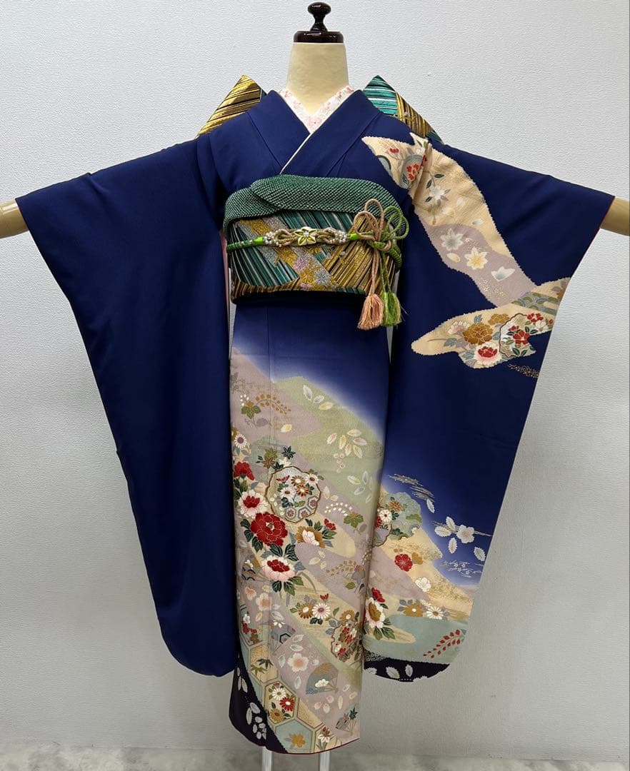 小柄な方に♪ 振り袖　フルセット　長襦袢付　成人式　金彩加工　刺繍入　724