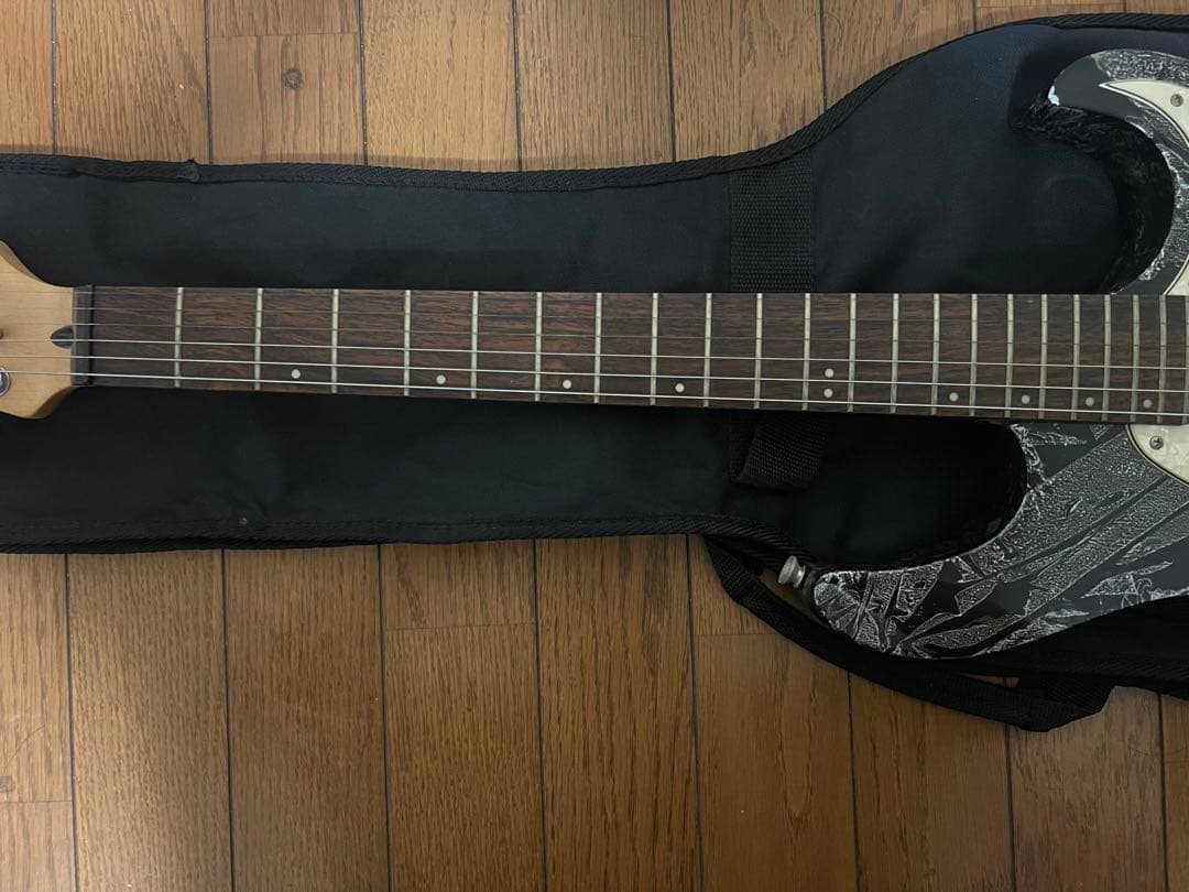Cort エレキギター ブラック/ホワイト ギターケース付目立った傷などないです