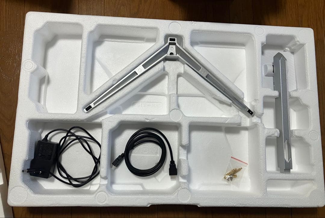 JAPANNEXT 31.5インチ 4k UHD モニター 60Hz