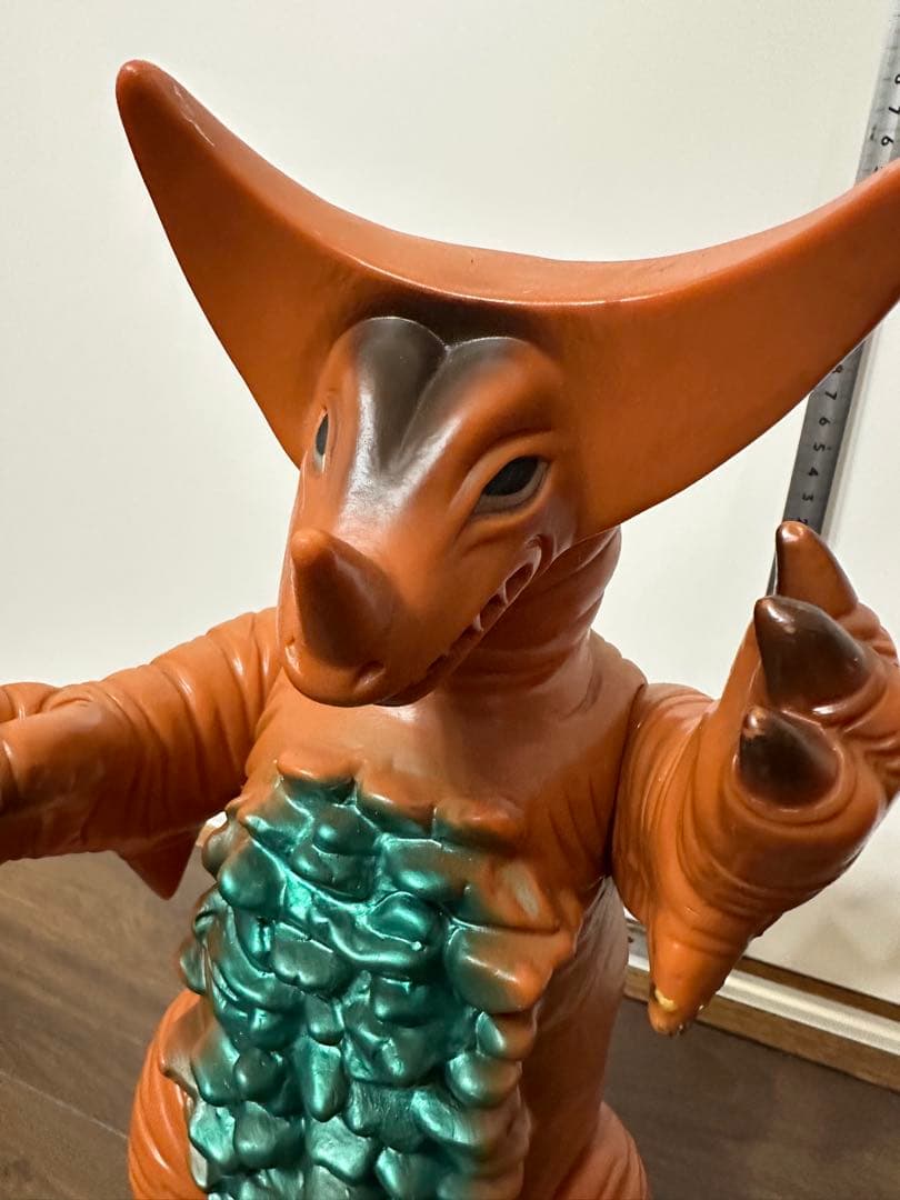 ジャイアントゴモラ　ソフビ