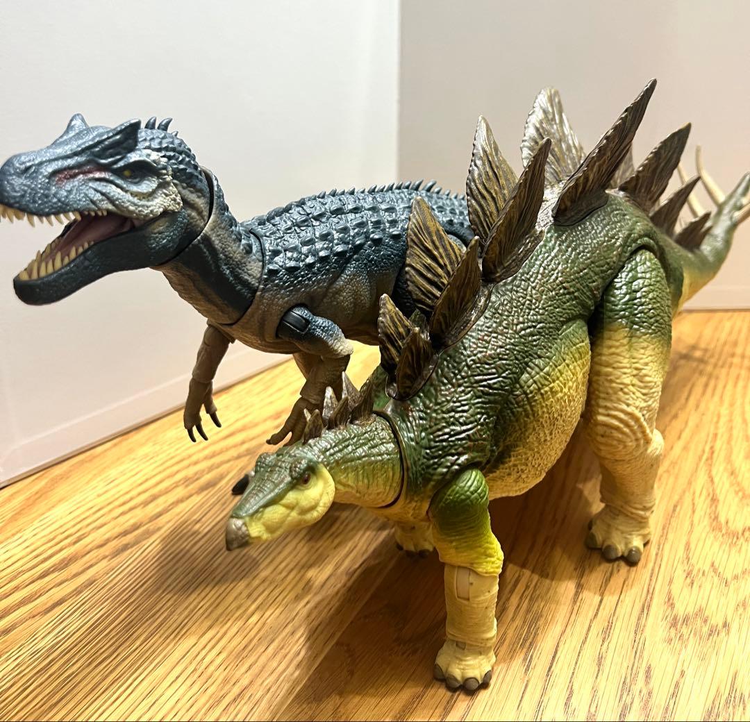 マテル　ジュラシックワールド　ハモンド ステゴサウルス アロサウルス　2体セット