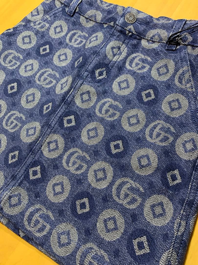 ララ‼️【新品】GUCCI デニムGGパターンスカート　140
