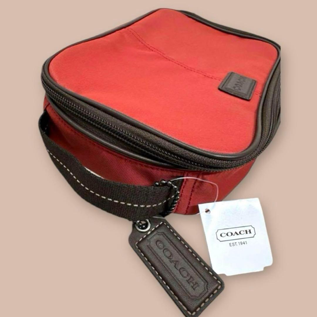 【COACH】コーチ　トラベルポーチ　コスメポーチ　化粧ポーチ　旅行　収納　新品