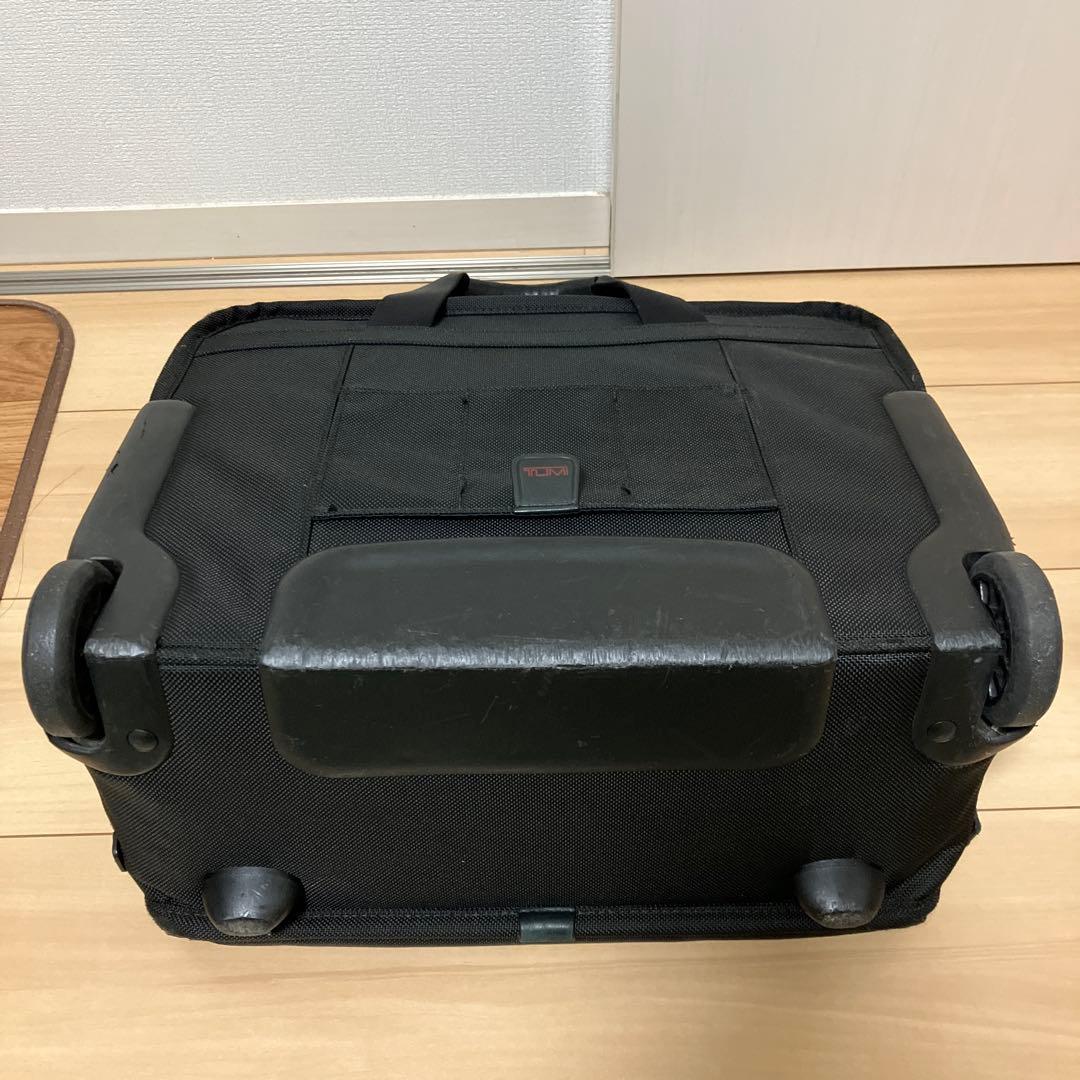 TUMI 26102DH ハンドル収納式２輪キャリーケース 中型