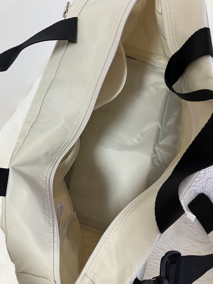 the North face 軽量ボストンバッグ トラベルバッグ ダッフルバッグ