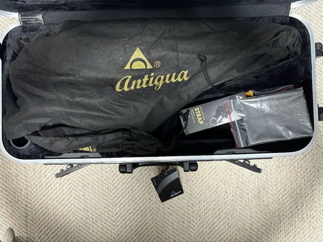 【新古】Antigua サックス 本体 ハードケース付き