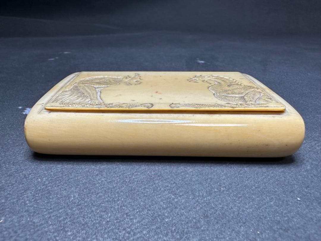 極上　印鑑ケース　小物入れ　天然素材　彫刻 細密細工