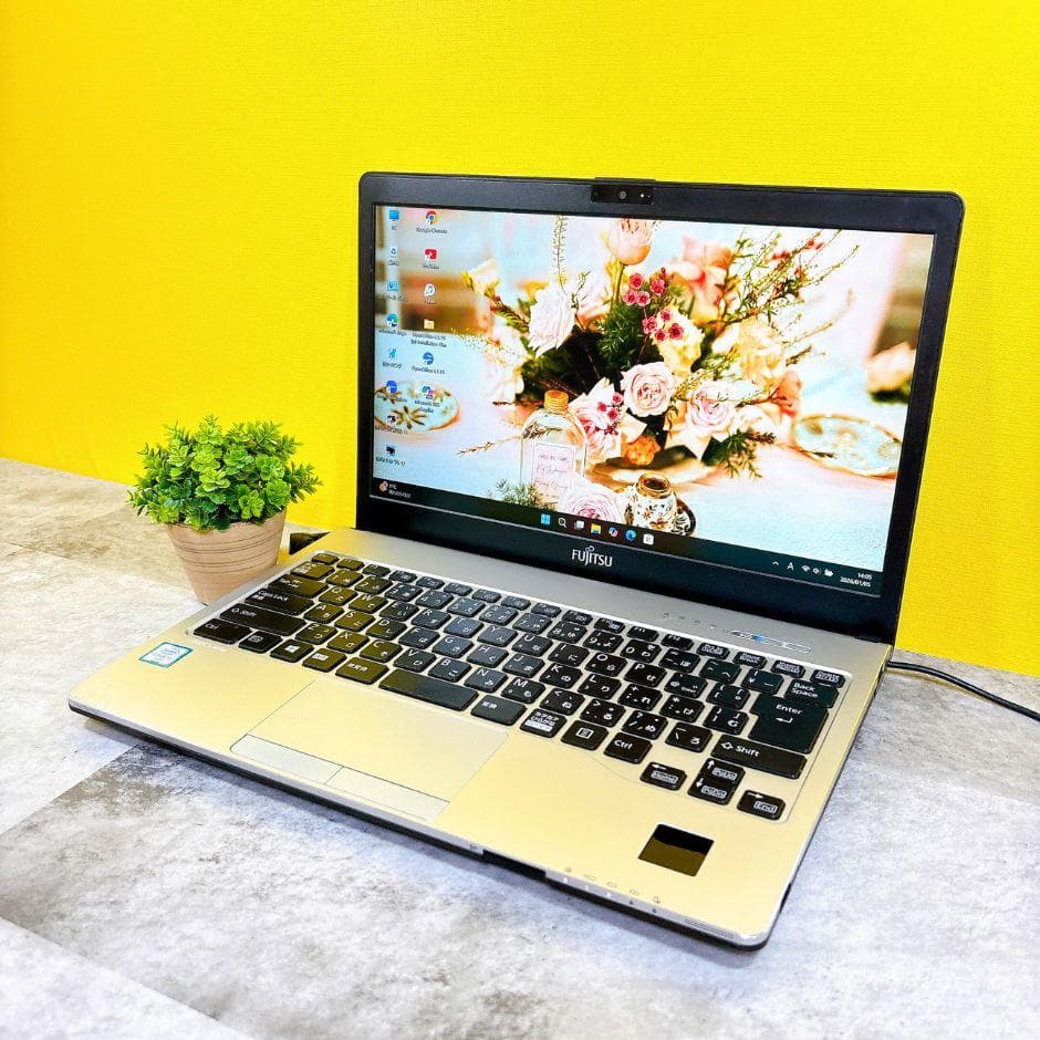 小型軽量❣SSDで快適✨ｉ5✨フルHD カメラ付きノートパソコン 仕事や趣味に♪