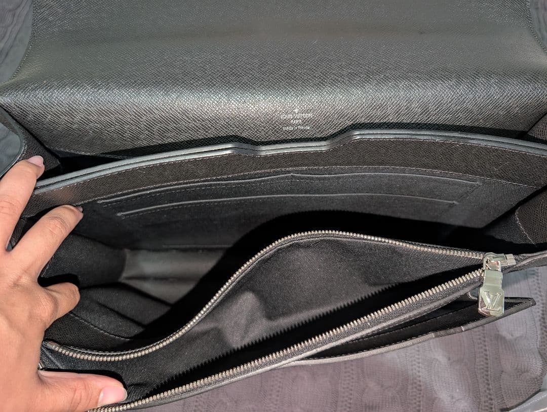 Louis Vuitton タイガ アソシエカルターブル2 ビジネスバッグ