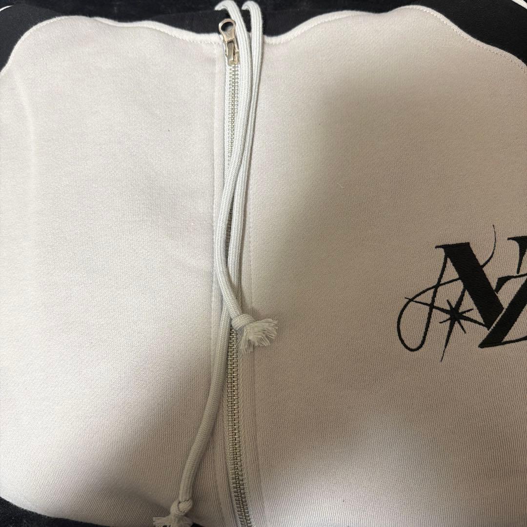 NiziU awake フーディー　パーカー　XLサイズ