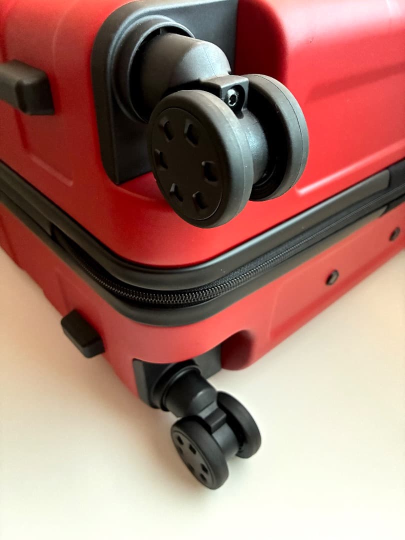 無印良品　バーを自由に調節できる　ハードキャリーケース（１０５Ｌ） 銀座限定 赤