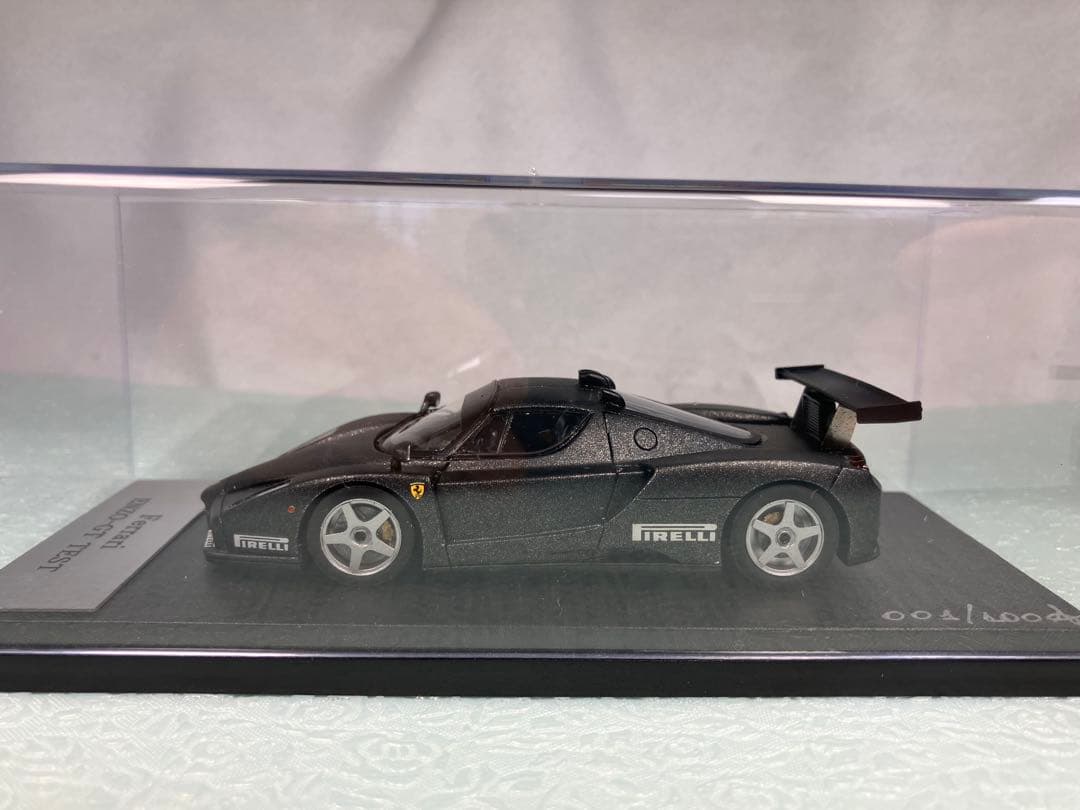 ラクーンオート製　Ferrari Enzo GT Test カーボンブラック