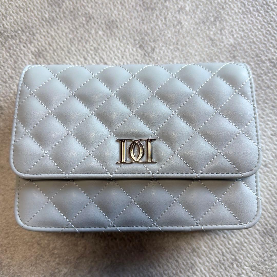 ダーリッチ DDロゴキルティングトラベルセット バッグ＋カードケース