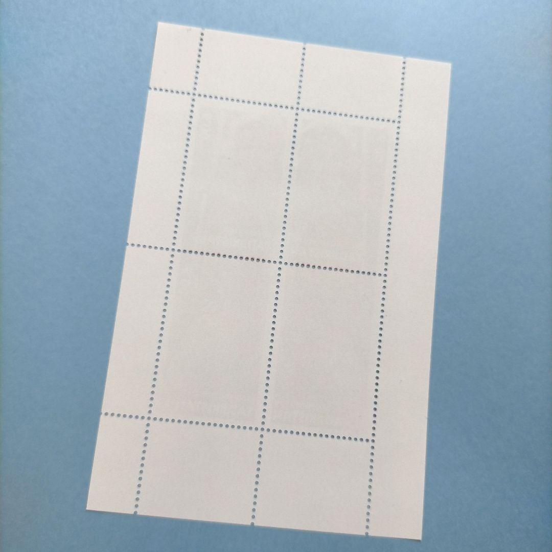 2933 外国切手 タジキスタン マリリンモンロー 田型入りシート 未使用