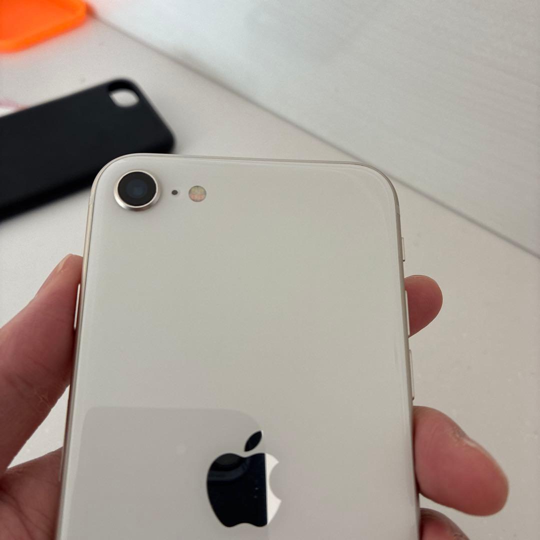 iPhoneSE 第3世代 ホワイト本体 128GB SIMフリー　美品