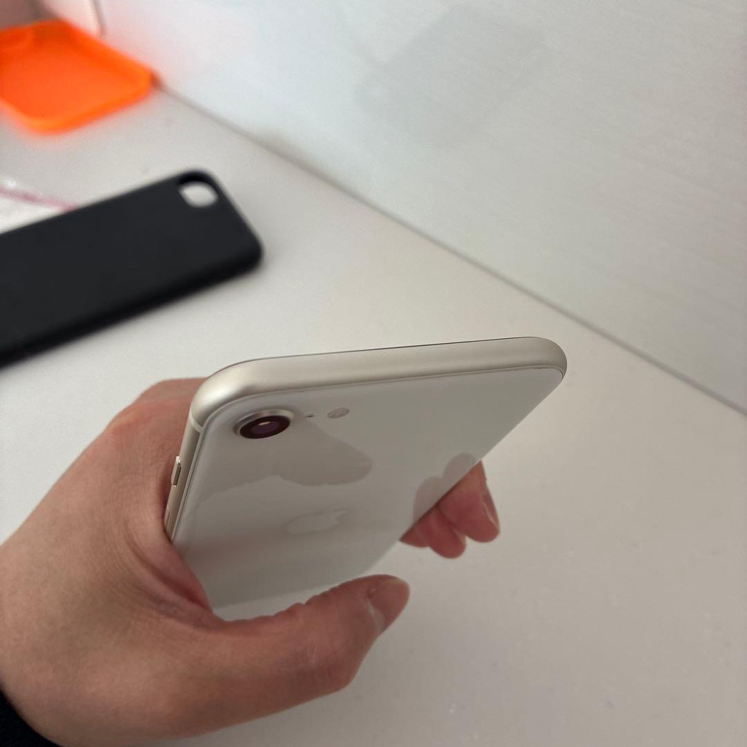 iPhoneSE 第3世代 ホワイト本体 128GB SIMフリー　美品