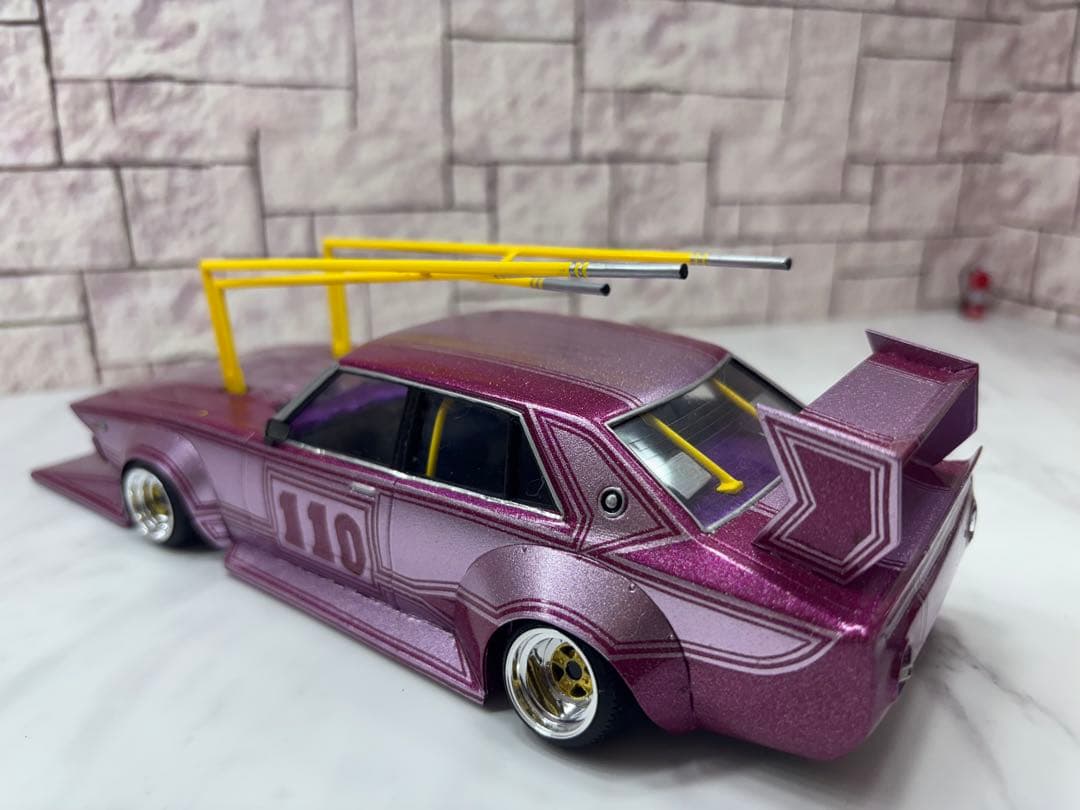 アオシマ　ケンメリ4ドア　完成品　1/24 メタリックレッド